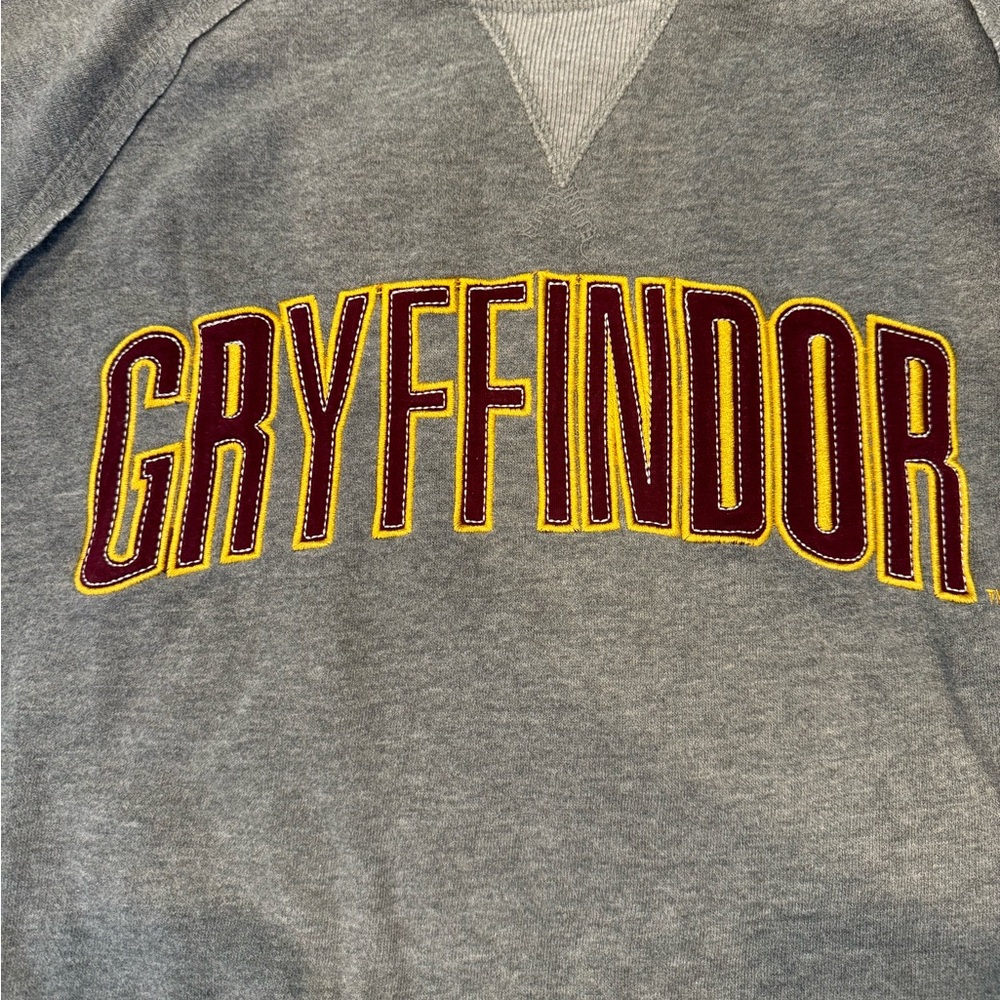 Gryffindor Sweatshirt - Picture 4 of 5